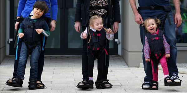 семья с инвалидом. инвалид чб. семья с ребенком инвалидом. родители инвалиды. ненавидит ребенка инвалида.