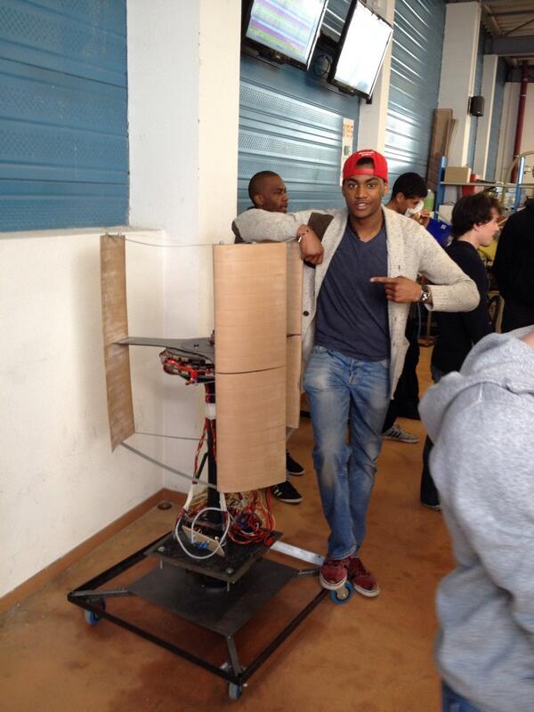 dionysiennes's tweet photo. 2ème essais #GIMEOLE #SaintDenis #eolienne http://t.co/BxuyKvgCWR