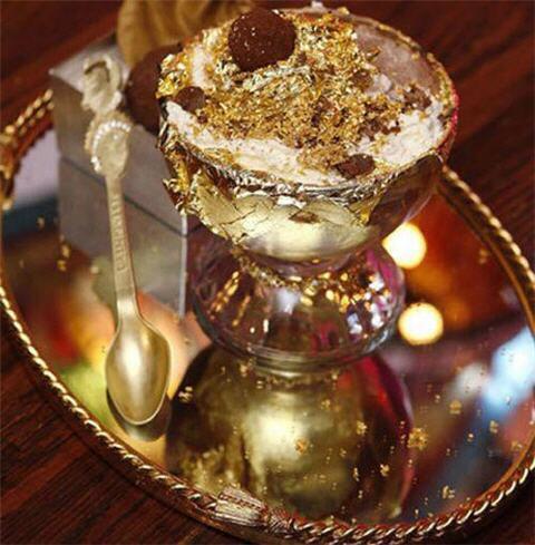 fairyszz's tweet photo. ไอศครีมช็อคโกแลตซันเดแพงที่สุด ชื่อ “Frrrozen Haute Chocolate” ราคา 25,000 เหรียญสหรัฐ หรือประมาณ 850,000 บาท http://t.co/6yMW7IYKbU