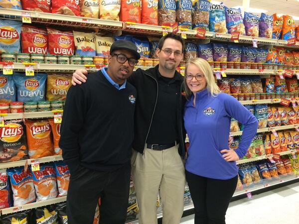 acmemarkets's tweet photo. Along with us today is the team from @Fritolay to celebrate! http://t.co/9FeBUb7Sce