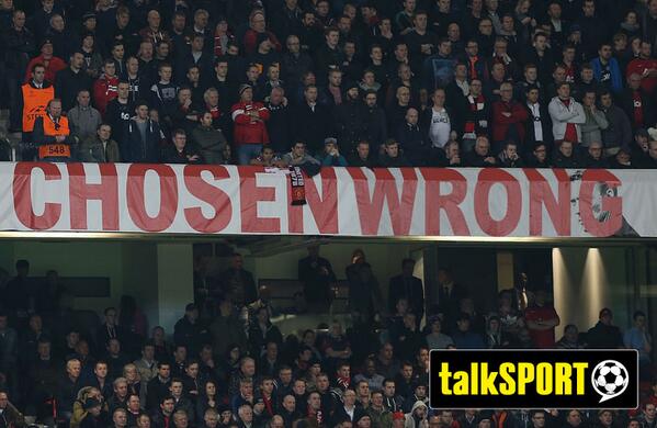 talkSPORT's tweet photo. Forget flying over Old Trafford, #mufc fans, why not just change the banner in the stadium? http://t.co/x0j6hV6VSA RT http://t.co/cukPjCjsAY