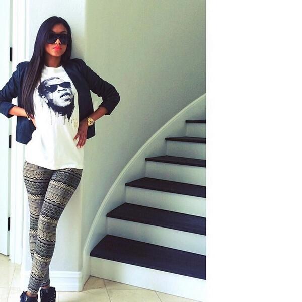 MadeManClothing's tweet photo. Shout out to @neekibaby in the #RealArtisticPeople x @Benlevy_art1 #JayZ tee Available Online: http://t.co/LNYCtzESJk http://t.co/qVUmaiKEW7