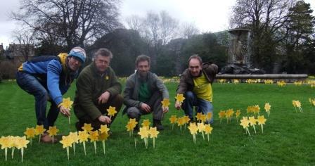 Donal &amp; team from  <a href="/weareupstart/">UpStart Granby Park</a> support #gardenofhope2014 in  Iveagh garden to support Daffodil Day <a href="/IrishCancerSoc/">Irish Cancer Society</a>