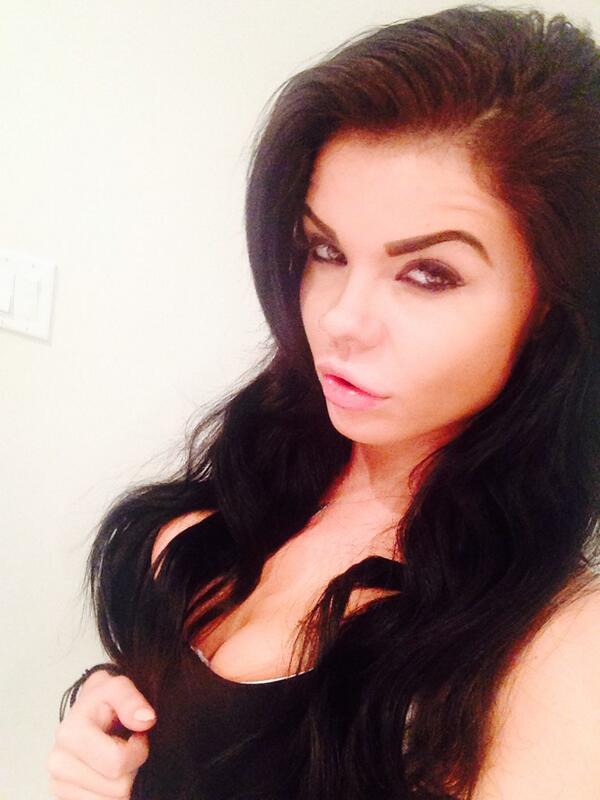OlyaShiko's tweet photo. @selfshotworldie @Buffyshots @sexyfitnessgirl http://t.co/bIgrlGjQTu
