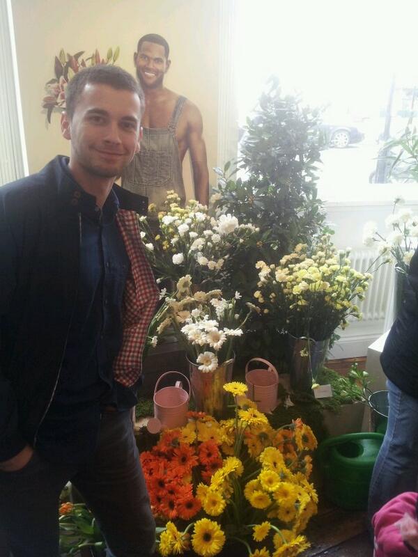 GiloG3's tweet photo. #favouriteflower easy mothers day! http://t.co/A7Fw1BoAwf