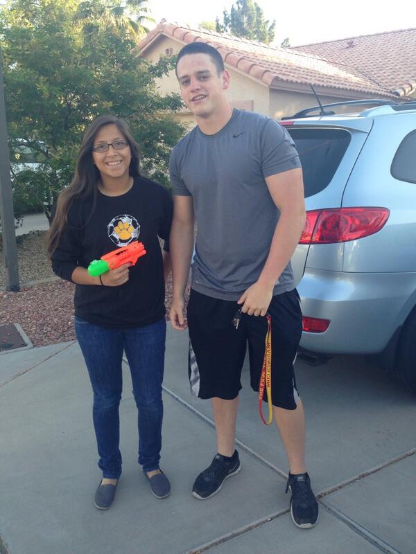 cpham616's tweet image. Assassinated Alex Valadez @GilbertAssassin @bref1ores @CourtneyKock ✌️😑✌️