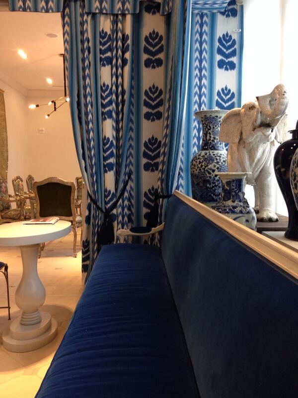 Law Of Design On Twitter Blue Velvet Banquette Seating For 12
