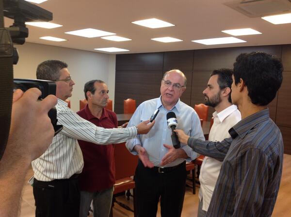 ArnaldoJardim's tweet photo. Em Jahu, concedi entrevista a TV Câmara e Rádio local ao lado do prefeito Rafael Agostini e vereador Wagner Brasil! http://t.co/Jw7OJPup5s