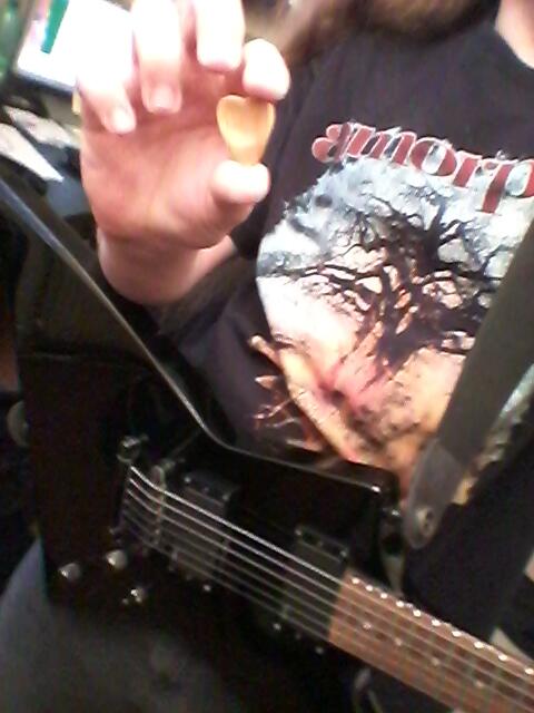 pickingzone's tweet image. Yeah, that comes on Sunday, plus real metal-your fusion tones! RT @TimberTonesPics: @pickingzone Wooden Heart style.