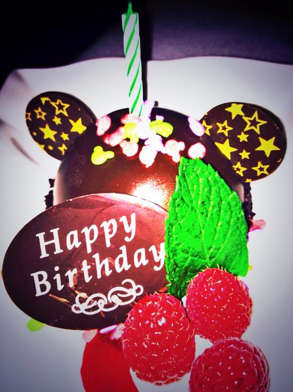 kellikeilholz's tweet photo. Nothing like a Disneyland birthday, fun and delicious! Last week was great thanks everyone I ❤️! http://t.co/esIZBNheFq