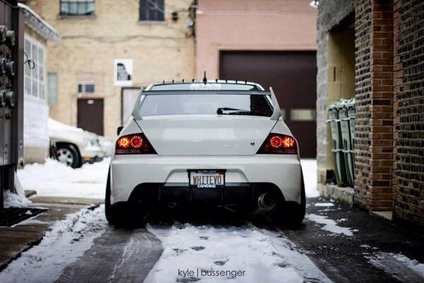 Stance_Lovers's tweet photo. Snow frost evo #mitsubishi #evo #stance #mean #lowered #frost http://t.co/H6sLOYYUnW