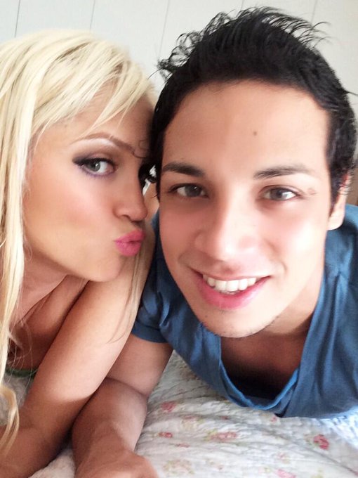 Fresh con coco Torres http://t.co/OIke0Njg0T