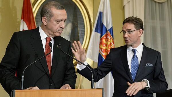 Helsinki_Post's tweet photo. When Finnish PM Katainen talking about democracy, Erdogan falls asleep #katainen 
#twitterblockedinturkey http://t.co/S7wyBbIczU