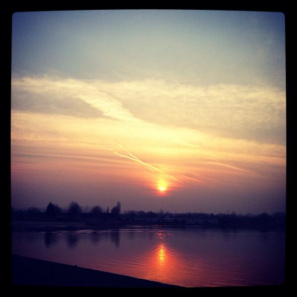 Sunset on a fridaynight @ waterskischool klein strand! ☀️ #lakelife #waterski #teambelgium2014