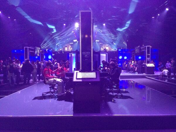 charlieINTEL's tweet image. RT if you wish you were playing in #CODChamps right now to win $1,000,000