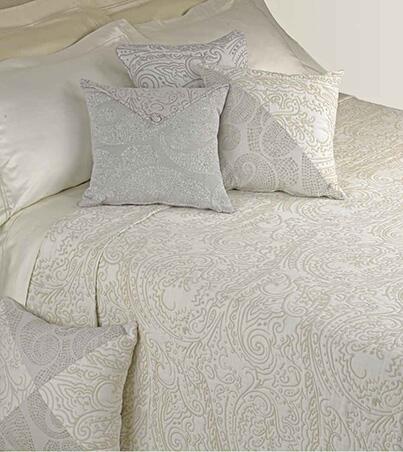 LUCEdellaCitta's tweet photo. Italian couture house Etro launches its new Spring collection, available at LUCE. Perfect for the summer. #bedding http://t.co/4ArCIjCTgx