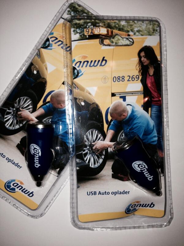 Onder oude en nieuwe volgers die mij gaan volgen en dit bericht retweeten verloot ik deze week deze 2 USB laders. RT