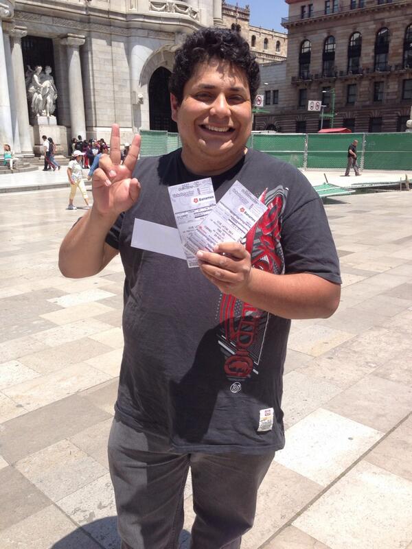 JigsawProd's tweet photo. Nuestro ganador feliz con su premio @iRadiaTec @AsfaltosTweets http://t.co/D9lX34hAA7