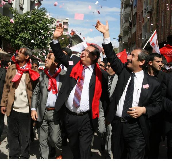 Macit_Ozcan's tweet photo. Yarın 12.00'da Toroslar Belediyesi önünde başlayacak olan huzur ve barış yürüyüşümüze tüm Mersinliler davetlidir. http://t.co/L6i8SKZqI4
