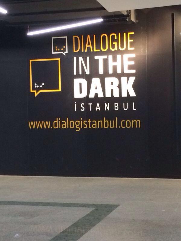 Hayatınızı biraz olsun anlamlı kılmak için mutlaka gidin. Farkındalık önemli. #karanlıktadiyalog #dialogueinthedark