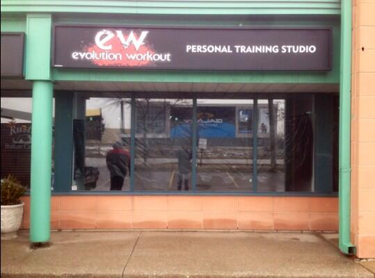 EvolutionWrkout's tweet photo. Sign is up in Sarnia!!! http://t.co/NHA3AfwA9X