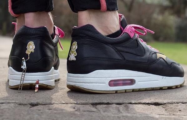 What a creative shot of the Air Max 1 Kidrobots !!! Via glackster on Instagram #kicksonfire