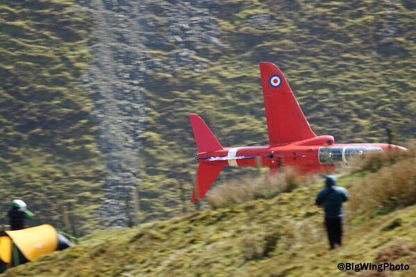 pilotperty's tweet image. Great pic by @BigWingPhoto of a 'Red' low flying in Wales.Low flying's a perishable skill hence the cont.d training.