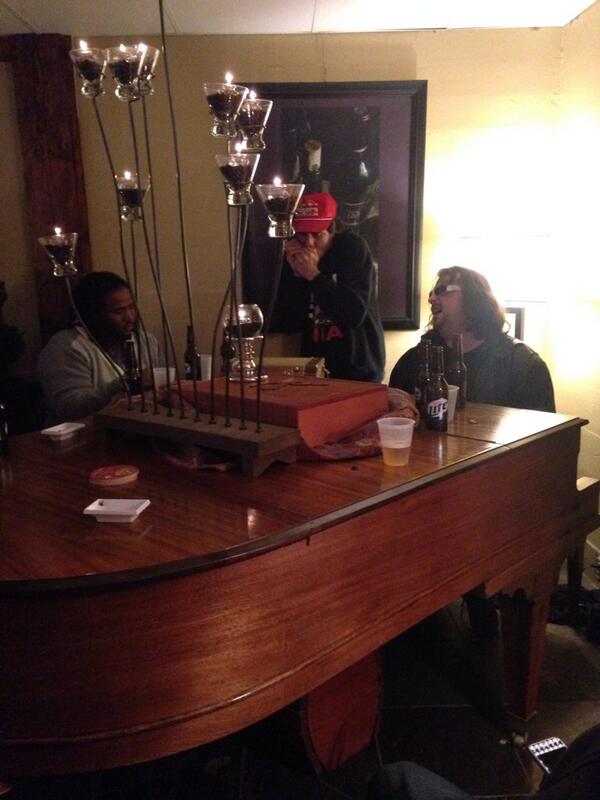 Preshow jammin

#rockstartsnow