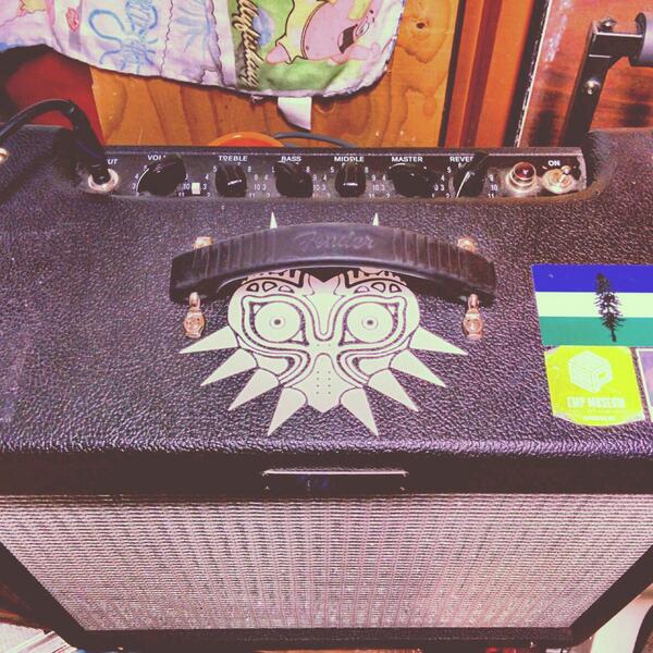 FemaleFiends's tweet photo. Wanted something Zelda related on my amp. #majorasmask #zelda http://t.co/TdZfnUGSdo