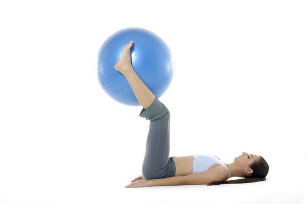 IlsevanOpstal's tweet photo. Donderdag 3 april 20u: Pilates special big ball! Ben jij erbij? Er zijn nog plaatsen! http://t.co/wLe79cmGrQ