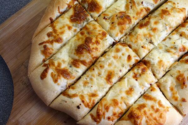 GrainFoods's tweet image. Give these cheesy garlic breadsticks from @SimplyLifeBlog a try! bit.ly/1bSkJil