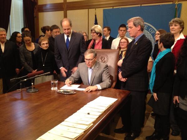 SFrameK5's tweet photo. .@GovInslee just signed into law a bill to give some foster kids in WA legal representation for first time in state. http://t.co/gx2WindHEK
