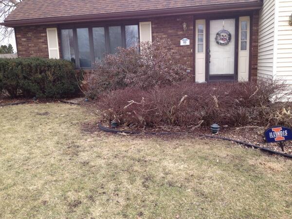 BCarr141's tweet image. Before After idk if better but definitely different  #clearclutter 👍🌾