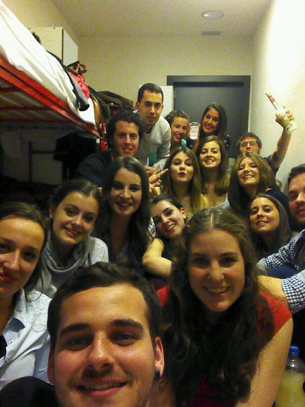chechunp's tweet photo. Empieza la noche norteña #SelfieCentoVic #CENTO14 @centovic http://t.co/MjN4rhlJUF