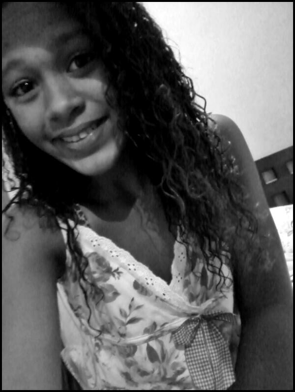 LuuhOlive's tweet photo. Sextaaaaaa iuhul animação curtição , sqn ! -_- boa pra noss ! :D #PIJAMA *-* http://t.co/aCc2UsrTE4