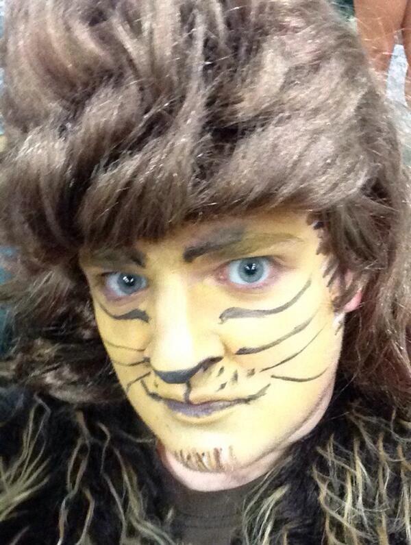Randy2Redmon's tweet image. Can a fraidy-cat find his courage? Find out tonight at 7:00! #ChroniclesOfOz #SpringSing2014