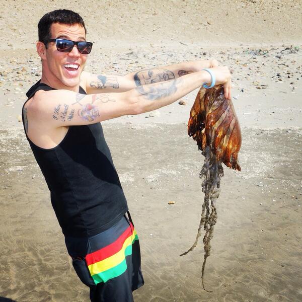 steveo's tweet photo. The jellyfish in Peru are very large and mean. I have a feeling I'm going to be wearing one by the end of this trip. http://t.co/KjmLouqXNA