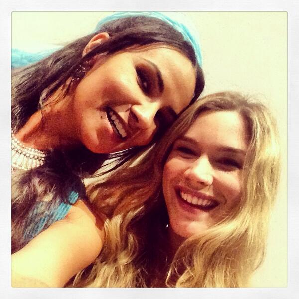 Jamming w/<a href="/JossStone/">Joss Stone</a>