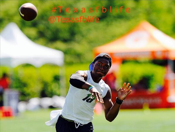 Texasfblife's tweet photo. Some more texas pro day pics!! More coming http://t.co/qk3zwsoTOQ