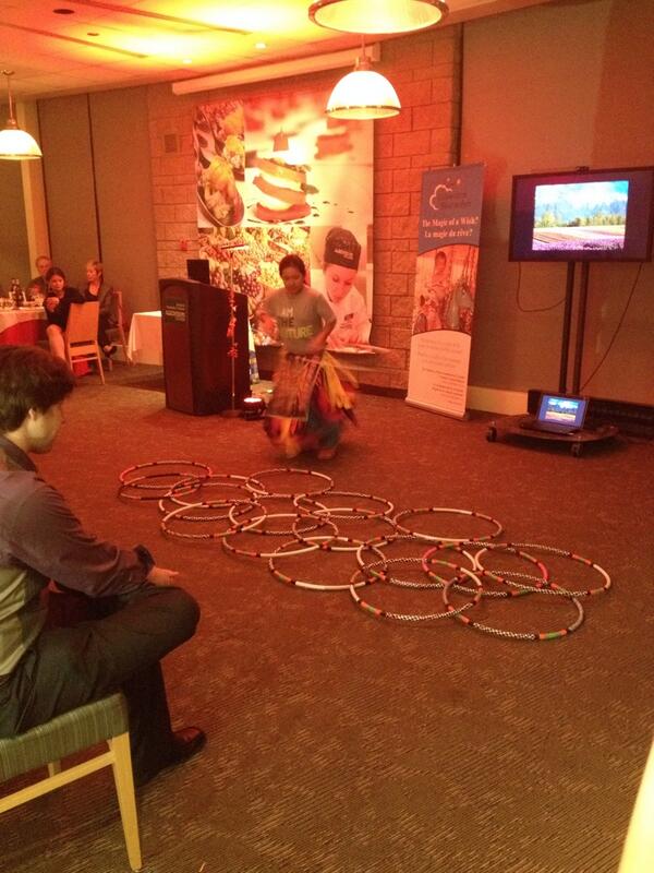 anightincanada's tweet photo. Hoop Dancers #nightmadeincanada http://t.co/nLB3awXIEA