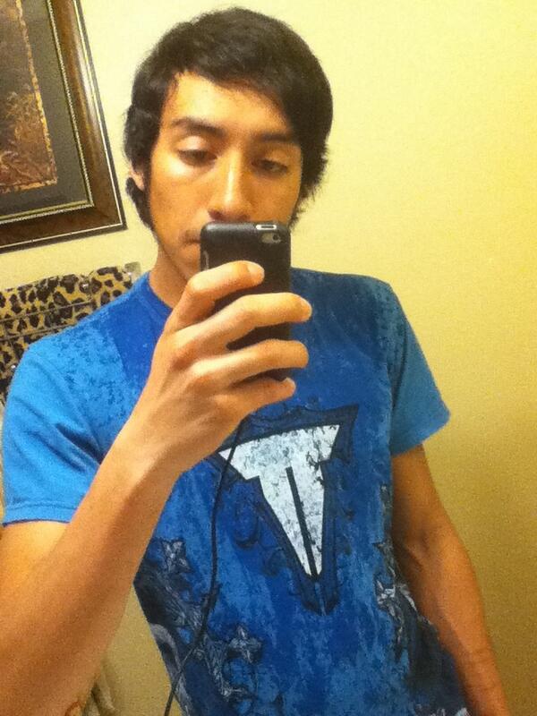 ITheMighty09's tweet image. So much goes on in this world and all I think about is figuring out a hair style since I don't have one #worldproblem