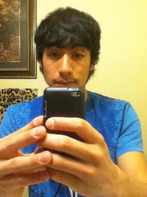 ITheMighty09's tweet image. So much goes on in this world and all I think about is figuring out a hair style since I don't have one #worldproblem