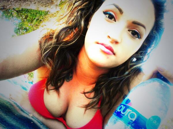 AnaLope13884172's tweet image. #GettingThatTan