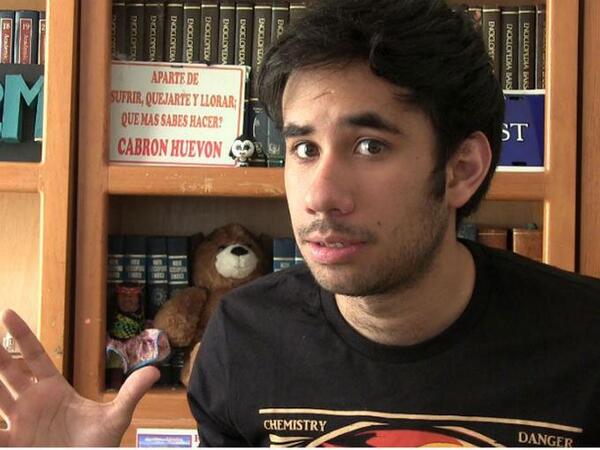 Excelsior's tweet photo. Lo que ocurrrió con Werevertumorro en Youtube http://t.co/qeyfJ6vhfq http://t.co/4DQBnqPQTD