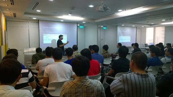 edisongotan's tweet image. Allan Mangune presenting at GWAB 2.0. #OpennessPH #OneMicrosoftPH