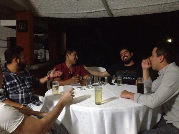 DanyAntoP's tweet photo. Llegaron los campechanos! #bodapalaki http://t.co/VALbnvk10q