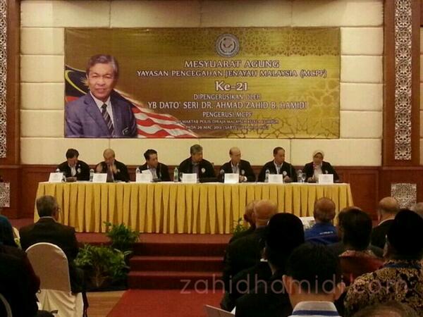 DrZahidHamidi's tweet photo. Mesyuarat Agung Yayasan Pencegahan Jenayah Malaysia (MCPF) Ke 21. http://t.co/whjZ1TyJlz