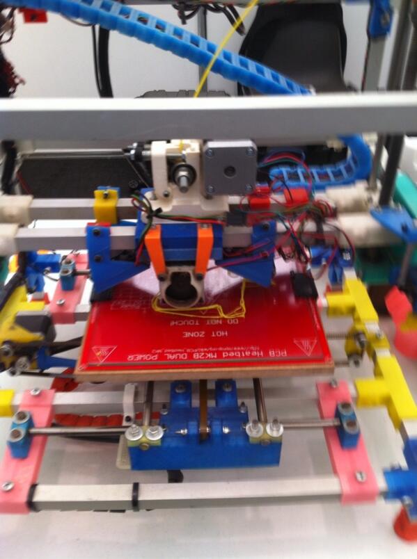 ivan_xp's tweet image. Colored #3dprinting #robotmakers #milano @campuslacamilla