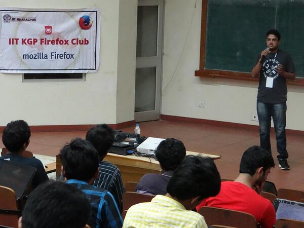 IITKGPFC's tweet photo. #MozSetup has started with really very big response. http://t.co/vrylFuszAg
