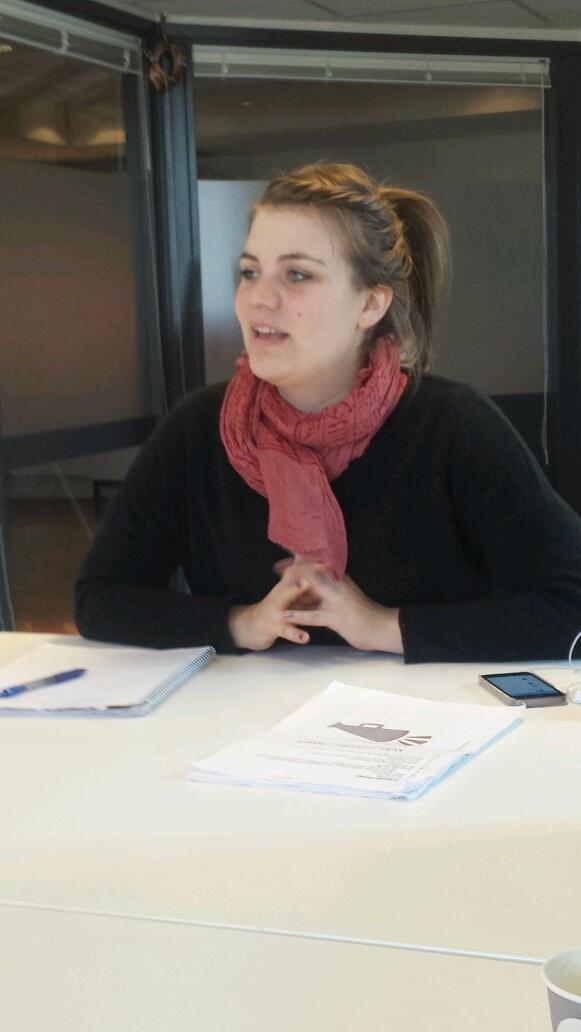 AUFiFinnmark's tweet photo. @ragnhildkaski skolerer fylkesstyret, utrolig lærerik helg i Oslo så langt. http://t.co/xTUutgNRmO
